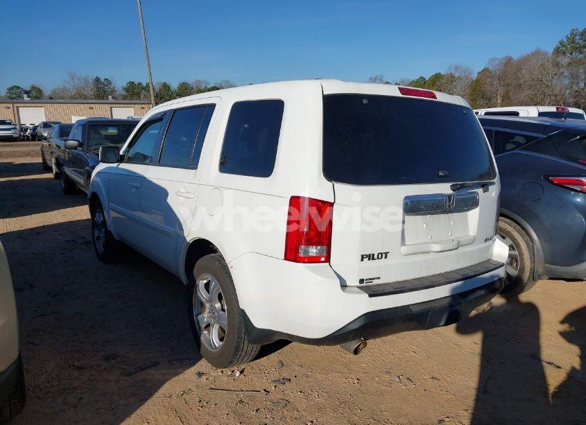 Photo 3 of 2015 Honda Pilot EX-L (VIN 5FNYF4H56FB073781)