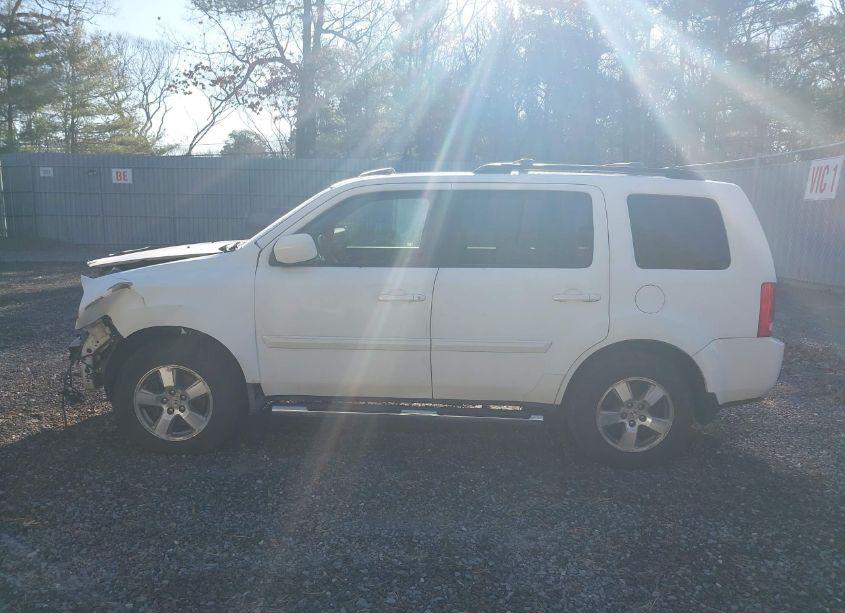 Photo 15 of 2010 Honda Pilot EX-L (VIN 5FNYF4H57AB004462)