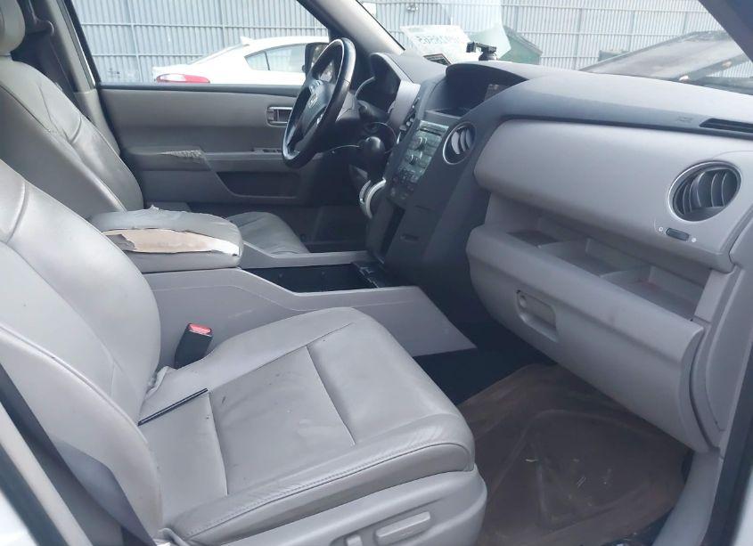 Photo 5 of 2010 Honda Pilot EX-L (VIN 5FNYF4H57AB004462)