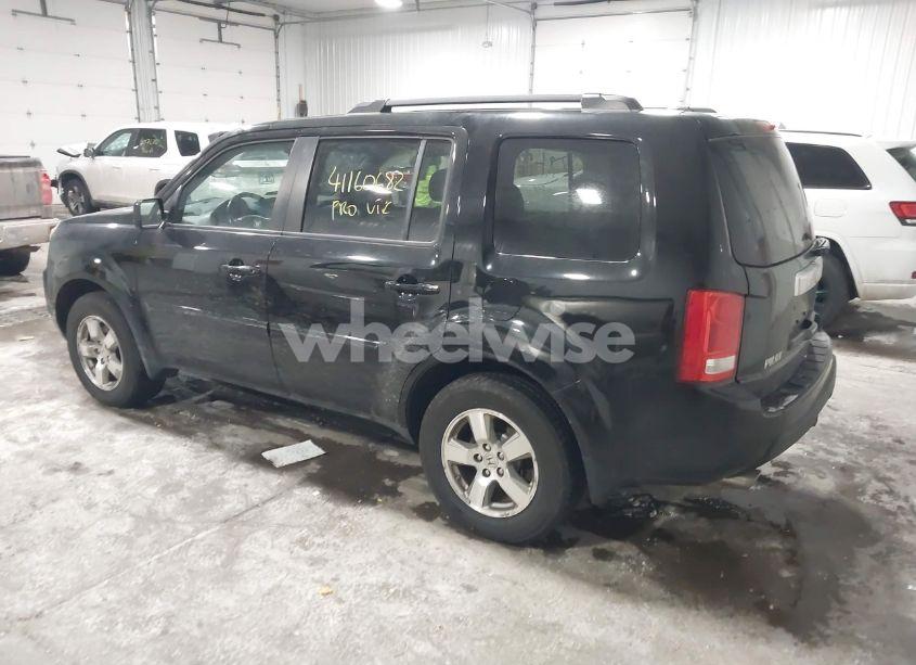 Photo 3 of 2011 Honda Pilot EX-L (VIN 5FNYF4H57BB001191)