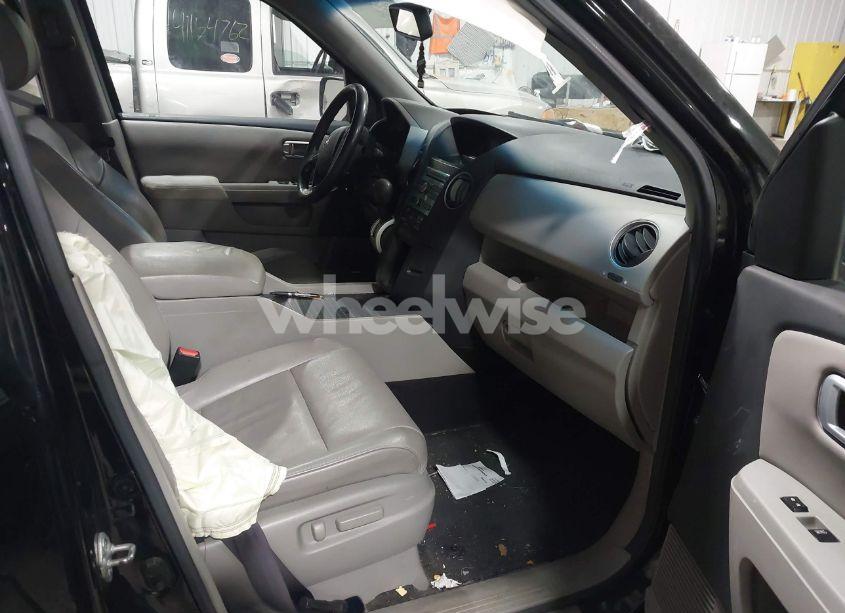 Photo 5 of 2011 Honda Pilot EX-L (VIN 5FNYF4H57BB001191)