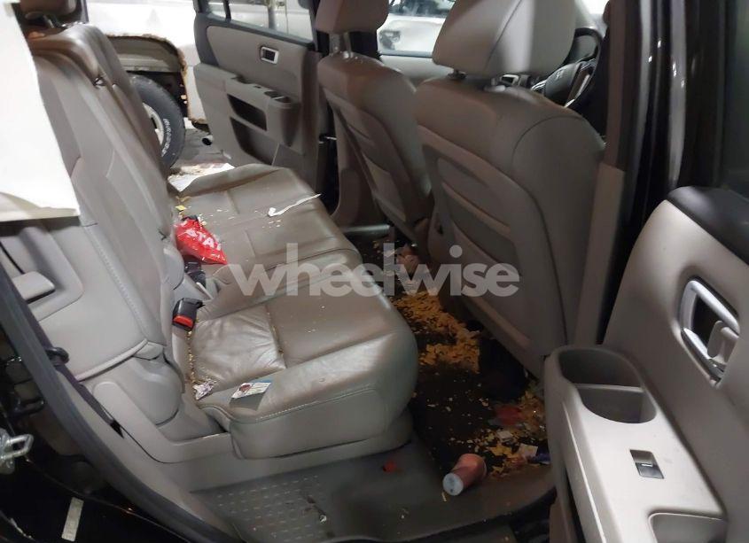 Photo 8 of 2011 Honda Pilot EX-L (VIN 5FNYF4H57BB001191)