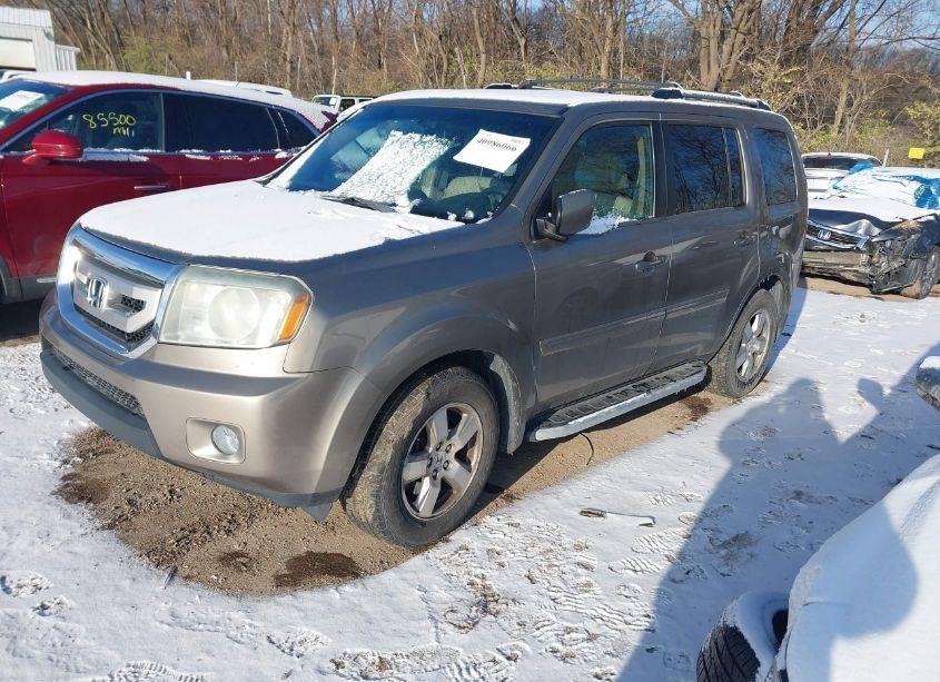 Photo 2 of 2011 Honda Pilot EX-L (VIN 5FNYF4H57BB050990)