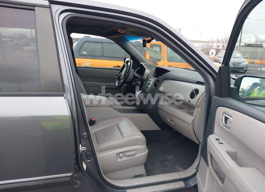 Photo 5 of 2011 Honda Pilot EX-L (VIN 5FNYF4H57BB087621)