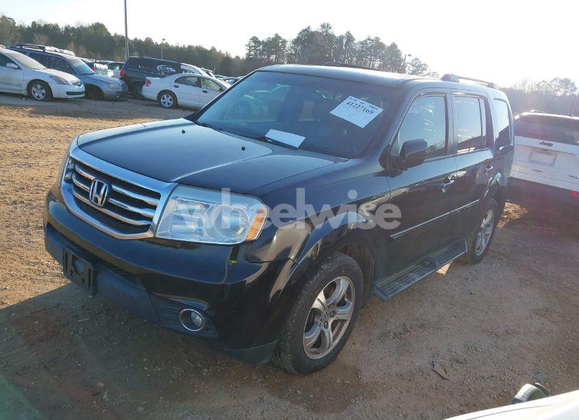Photo 2 of 2013 Honda Pilot EX-L (VIN 5FNYF4H57DB003218)