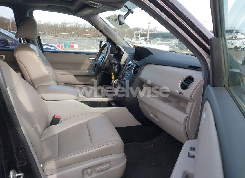 Photo 5 of 2013 Honda Pilot (VIN 5FNYF4H57DB011514)