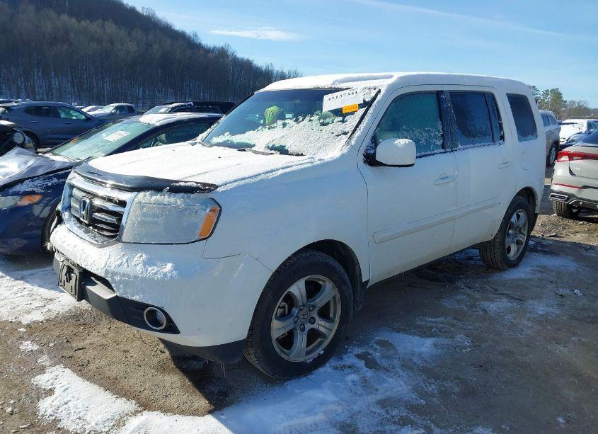 Photo 2 of 2013 Honda Pilot EX-L (VIN 5FNYF4H57DB083135)