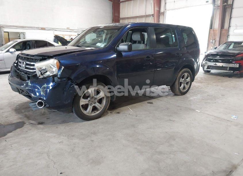 Photo 2 of 2014 Honda Pilot EX-L (VIN 5FNYF4H57EB014981)