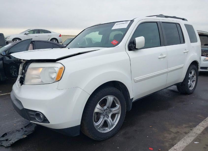 Photo 2 of 2014 Honda Pilot EX-L (VIN 5FNYF4H57EB032106)