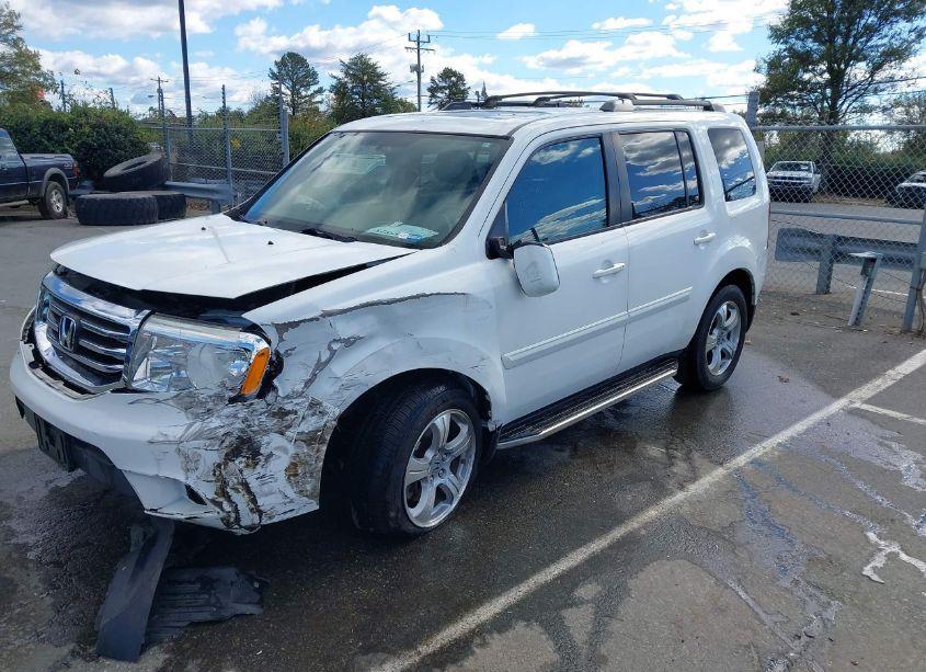 Photo 2 of 2015 Honda Pilot EX-L (VIN 5FNYF4H57FB041602)
