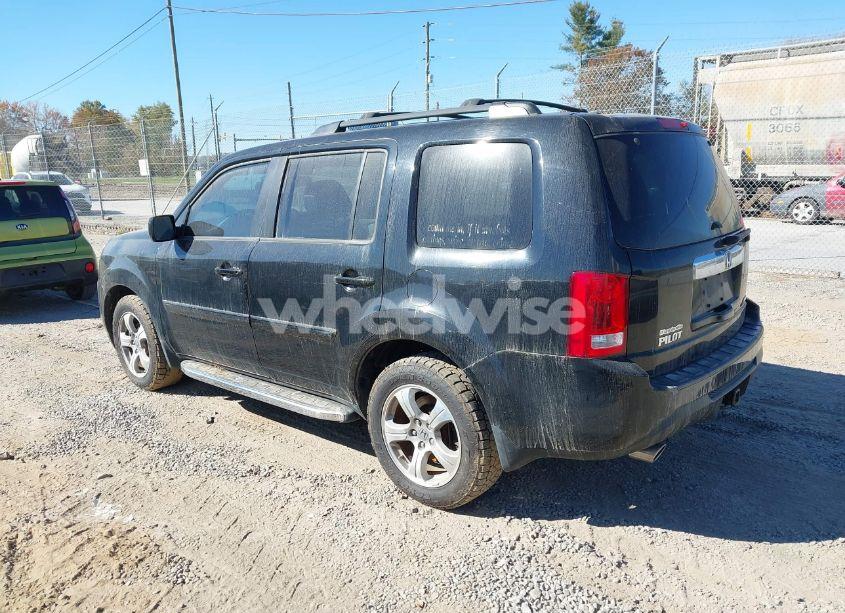 Photo 3 of 2015 Honda Pilot EX-L (VIN 5FNYF4H57FB041678)