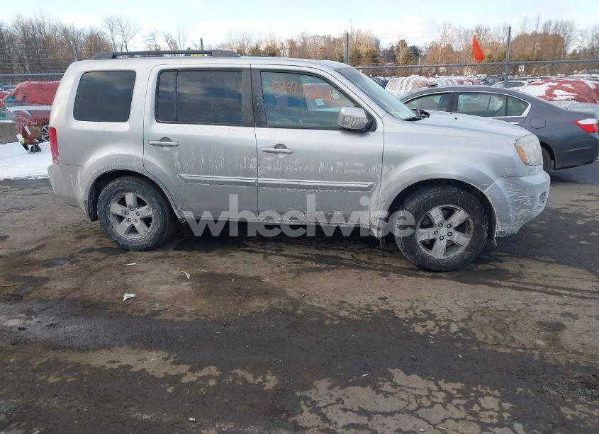 Photo 13 of 2011 Honda Pilot EX-L (VIN 5FNYF4H58BB031655)