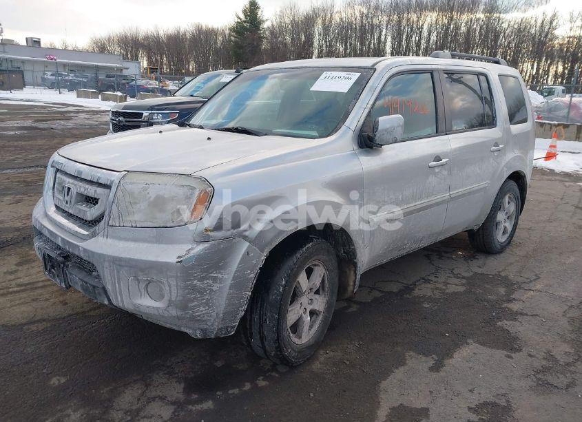 Photo 2 of 2011 Honda Pilot EX-L (VIN 5FNYF4H58BB031655)