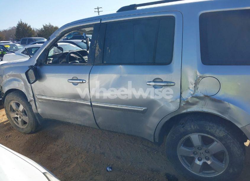 Photo 14 of 2011 Honda Pilot EX-L (VIN 5FNYF4H58BB034295)