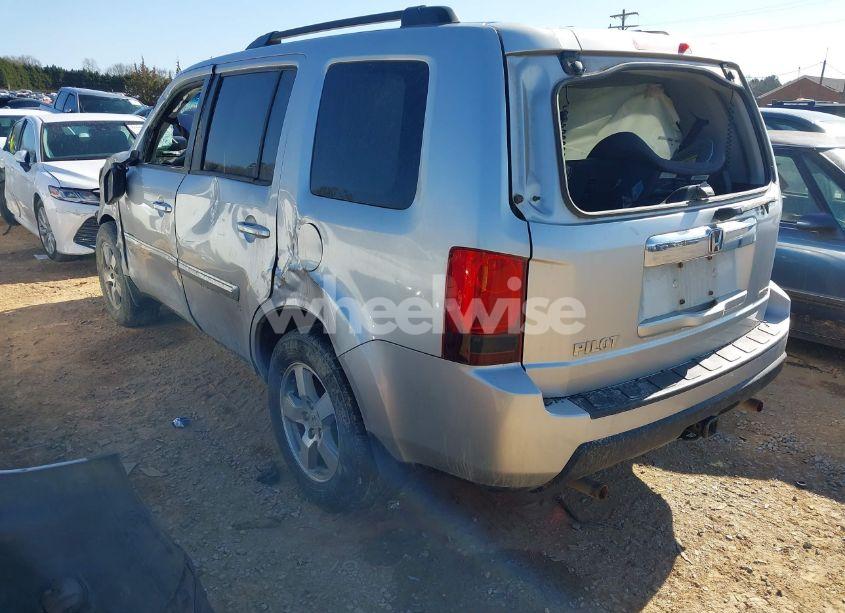 Photo 3 of 2011 Honda Pilot EX-L (VIN 5FNYF4H58BB034295)