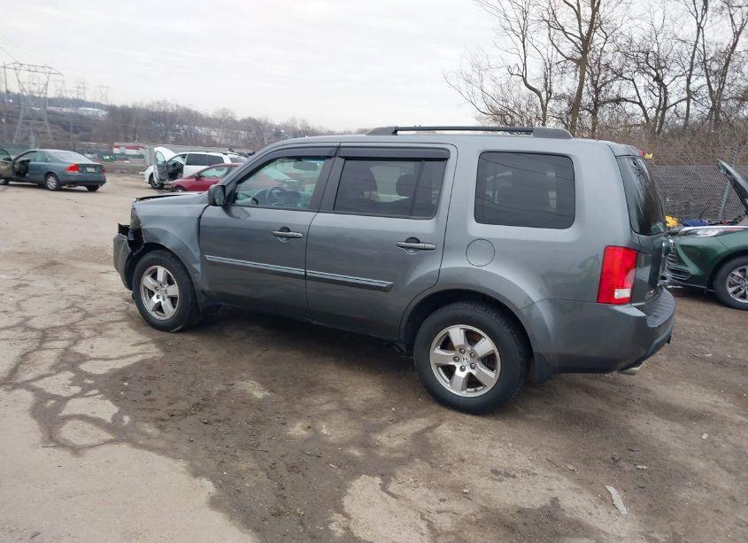 Photo 3 of 2011 Honda Pilot EX-L (VIN 5FNYF4H58BB083805)