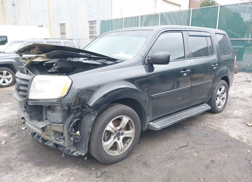 Photo 2 of 2013 Honda Pilot EX-L (VIN 5FNYF4H58DB003440)