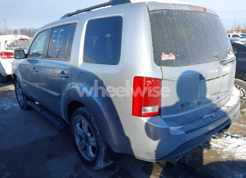Photo 3 of 2013 Honda Pilot EX-L (VIN 5FNYF4H58DB012624)