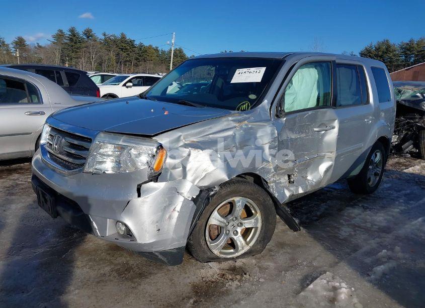 Photo 2 of 2013 Honda Pilot EX-L (VIN 5FNYF4H58DB060169)