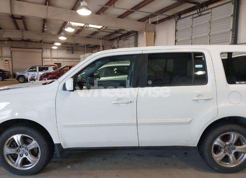 Photo 15 of 2015 Honda Pilot EX-L (VIN 5FNYF4H58FB023464)