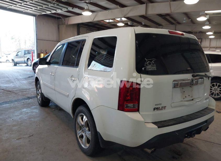 Photo 3 of 2015 Honda Pilot EX-L (VIN 5FNYF4H58FB023464)