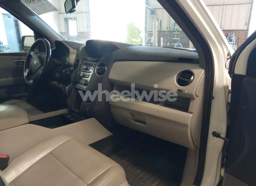 Photo 5 of 2015 Honda Pilot EX-L (VIN 5FNYF4H58FB023464)