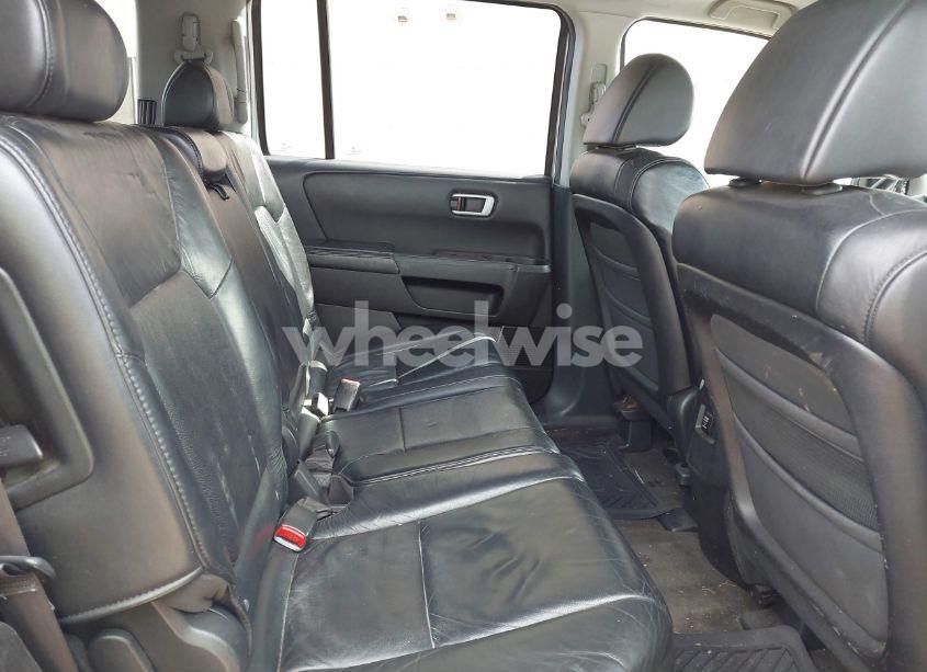 Photo 8 of 2010 Honda Pilot EX-L (VIN 5FNYF4H59AB029735)