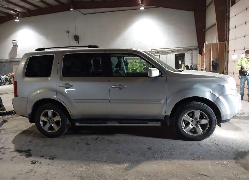 Photo 13 of 2010 Honda Pilot EX-L (VIN 5FNYF4H59AB035664)