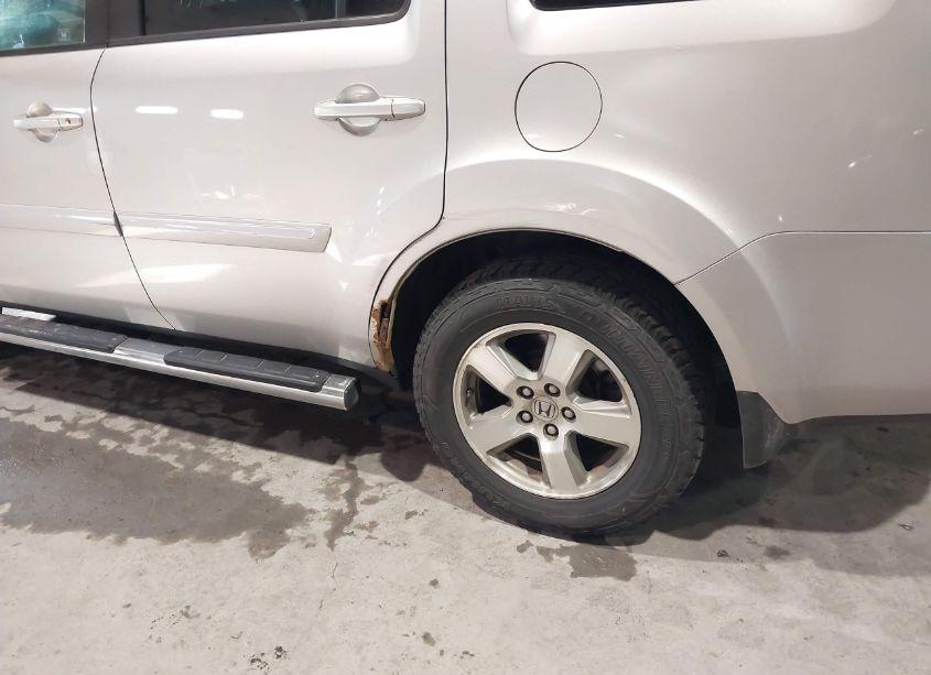 Photo 19 of 2010 Honda Pilot EX-L (VIN 5FNYF4H59AB035664)