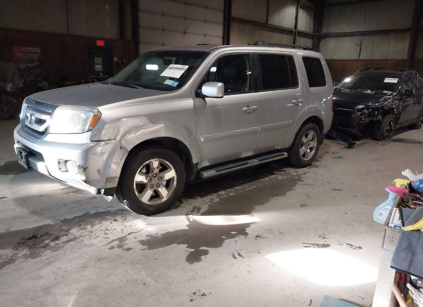 Photo 2 of 2010 Honda Pilot EX-L (VIN 5FNYF4H59AB035664)