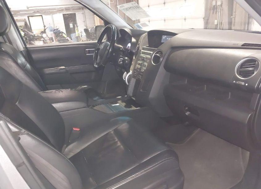 Photo 5 of 2010 Honda Pilot EX-L (VIN 5FNYF4H59AB035664)