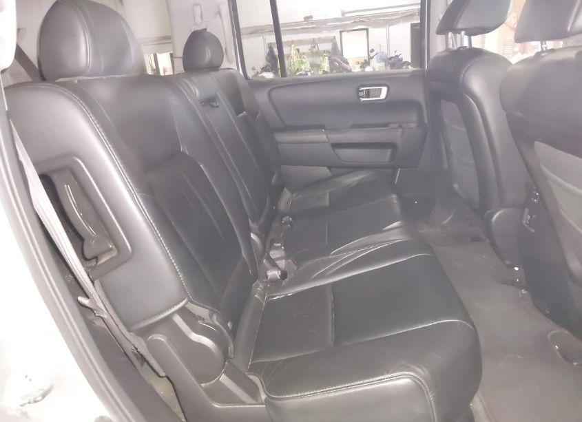 Photo 8 of 2010 Honda Pilot EX-L (VIN 5FNYF4H59AB035664)