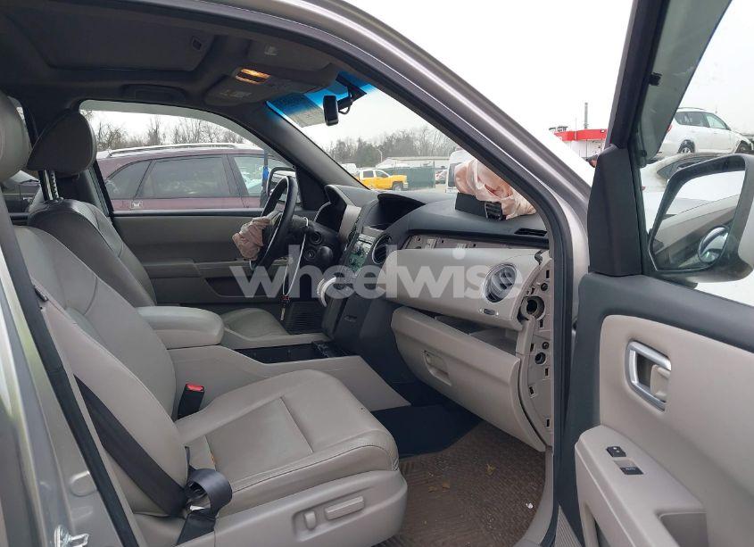 Photo 5 of 2011 Honda Pilot EX-L (VIN 5FNYF4H59BB002357)