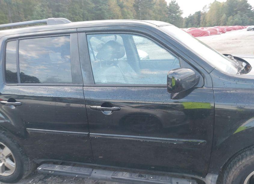 Photo 13 of 2011 Honda Pilot EX-L (VIN 5FNYF4H59BB009616)