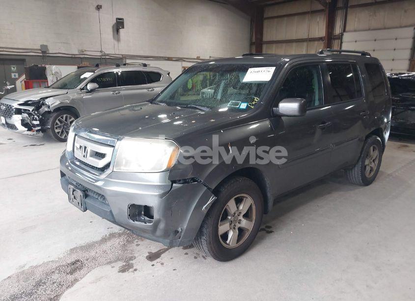 Photo 2 of 2011 Honda Pilot EX-L (VIN 5FNYF4H59BB038341)