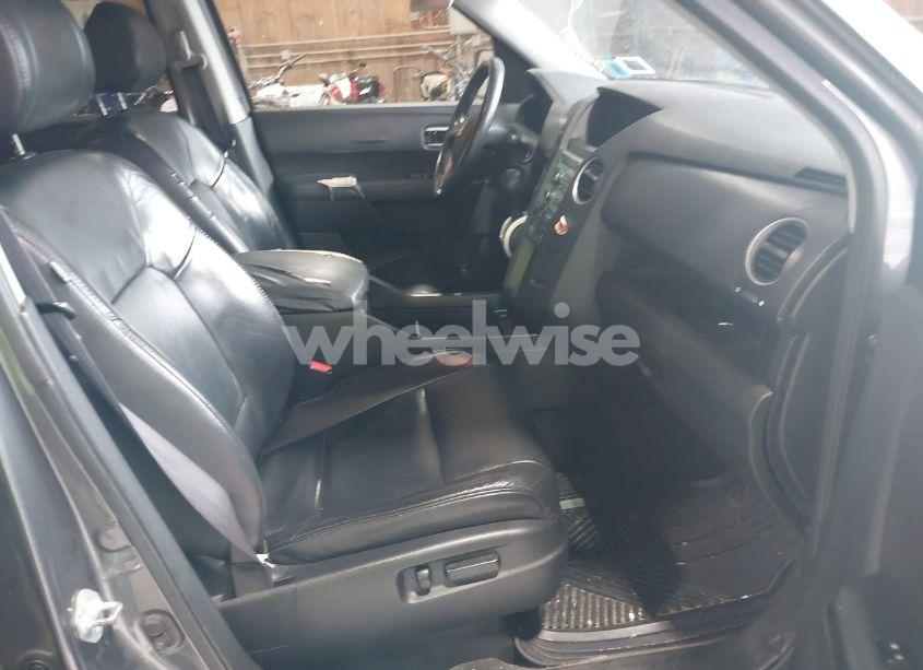 Photo 5 of 2011 Honda Pilot EX-L (VIN 5FNYF4H59BB038341)