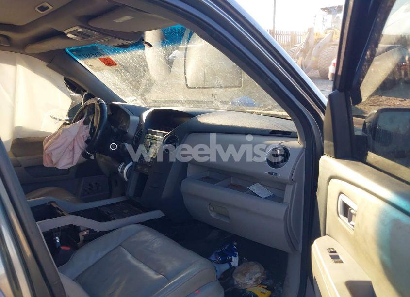 Photo 5 of 2011 Honda Pilot EX-L (VIN 5FNYF4H59BB040610)