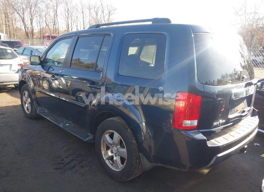 Photo 3 of 2011 Honda Pilot EX-L (VIN 5FNYF4H59BB061845)