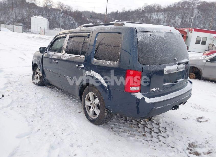 Photo 3 of 2011 Honda Pilot EX-L (VIN 5FNYF4H59BB105374)