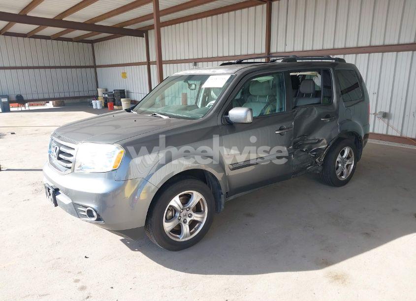 Photo 2 of 2013 Honda Pilot EX-L (VIN 5FNYF4H59DB002300)