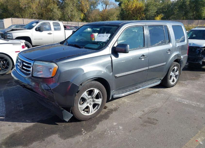 Photo 2 of 2013 Honda Pilot EX-L (VIN 5FNYF4H59DB051366)