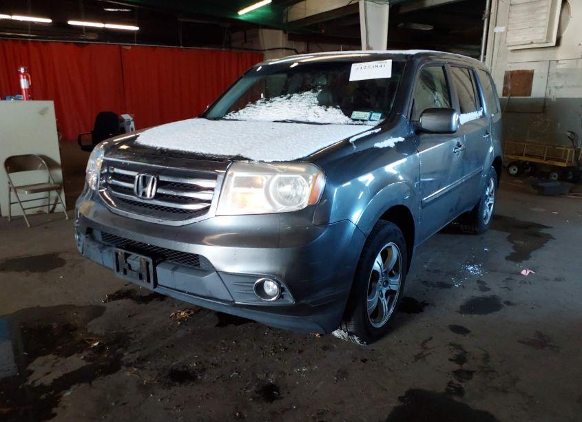 Photo 2 of 2013 Honda Pilot EX-L (VIN 5FNYF4H59DB051836)