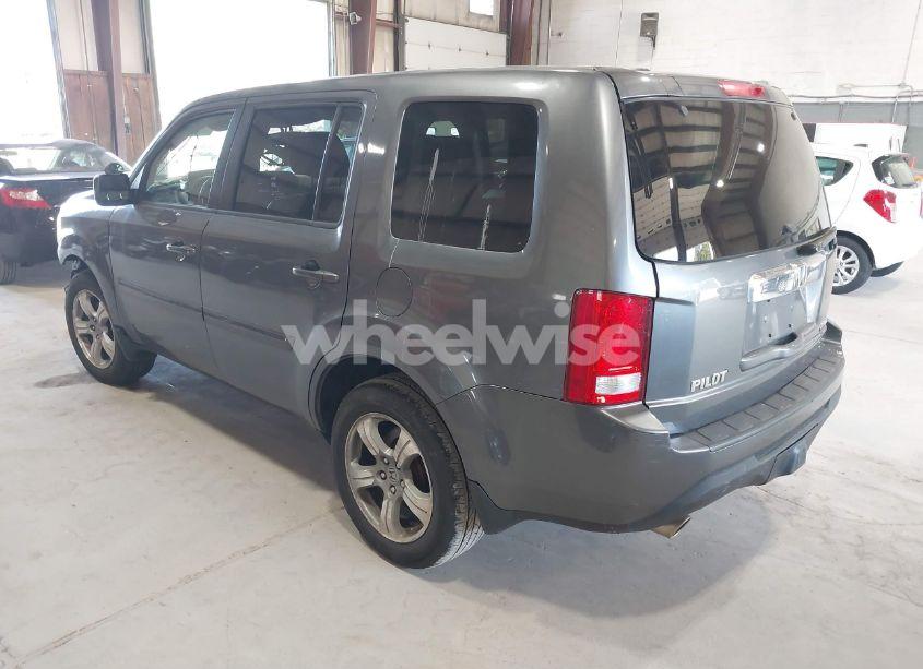 Photo 3 of 2013 Honda Pilot EX-L (VIN 5FNYF4H59DB065915)