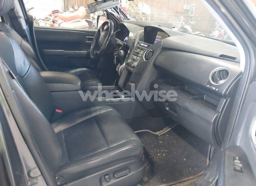 Photo 5 of 2013 Honda Pilot EX-L (VIN 5FNYF4H59DB065915)