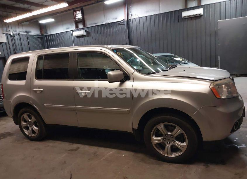 Photo 14 of 2014 Honda Pilot EX-L (VIN 5FNYF4H59EB001715)