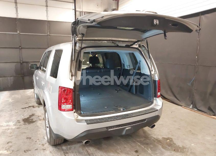 Photo 3 of 2014 Honda Pilot EX-L (VIN 5FNYF4H59EB001715)