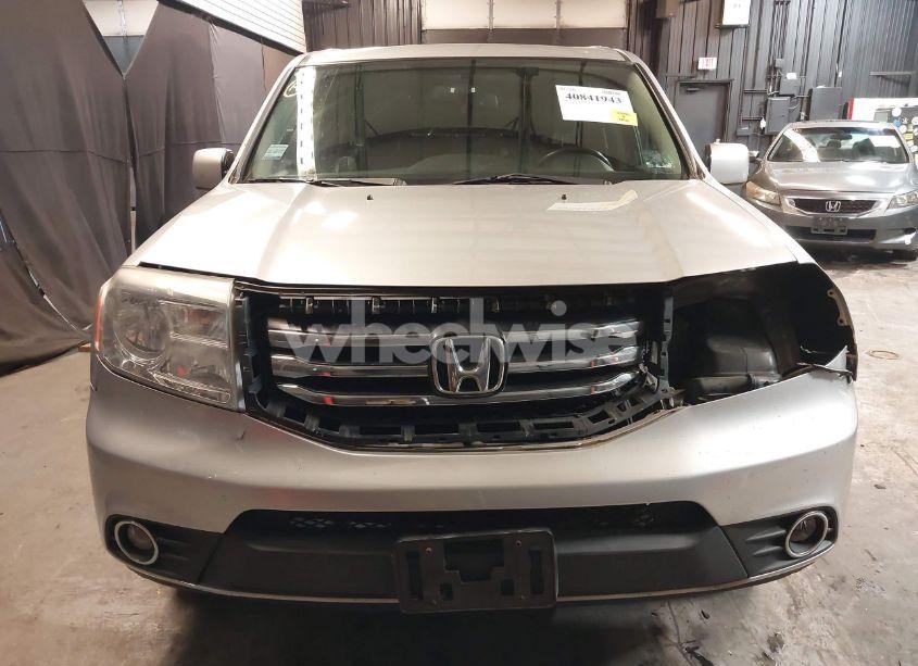 Photo 6 of 2014 Honda Pilot EX-L (VIN 5FNYF4H59EB001715)