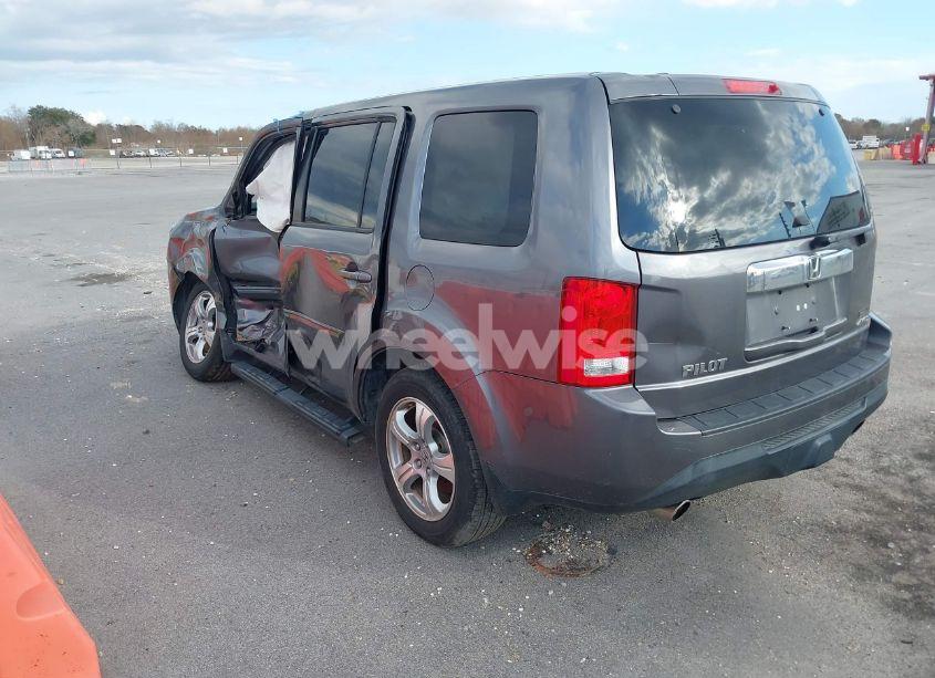 Photo 3 of 2014 Honda Pilot EX-L (VIN 5FNYF4H59EB005344)