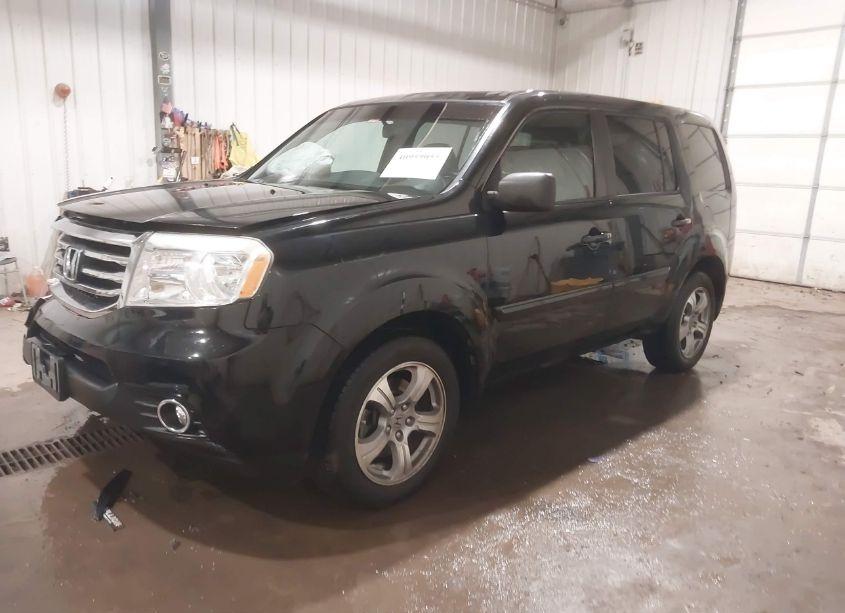 Photo 2 of 2014 Honda Pilot EX-L (VIN 5FNYF4H59EB023844)