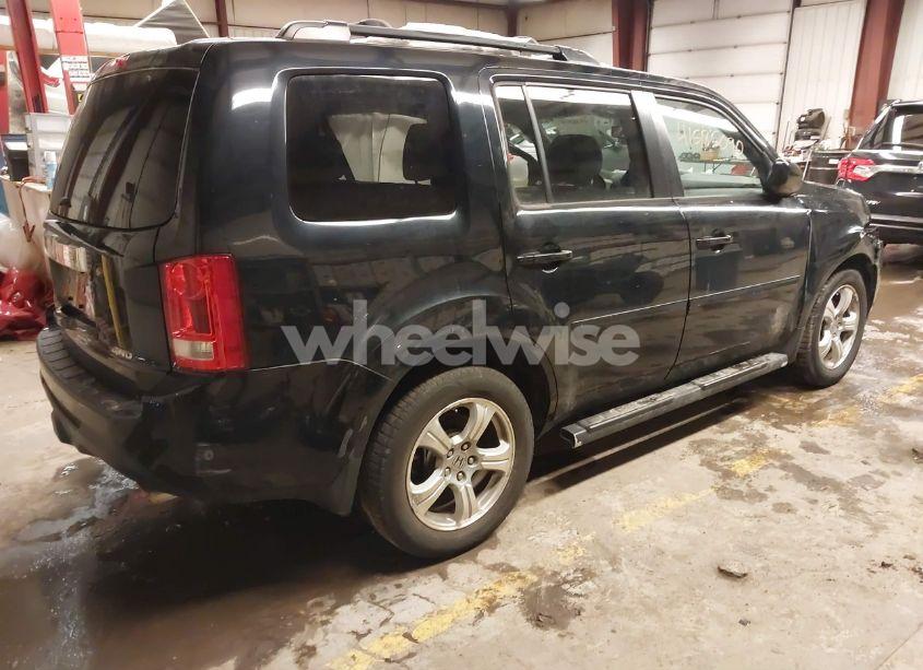 Photo 4 of 2015 Honda Pilot EX-L (VIN 5FNYF4H59FB010416)